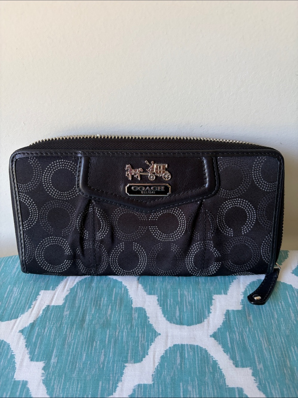 Coach Black Signature Circle Zip Wallet
